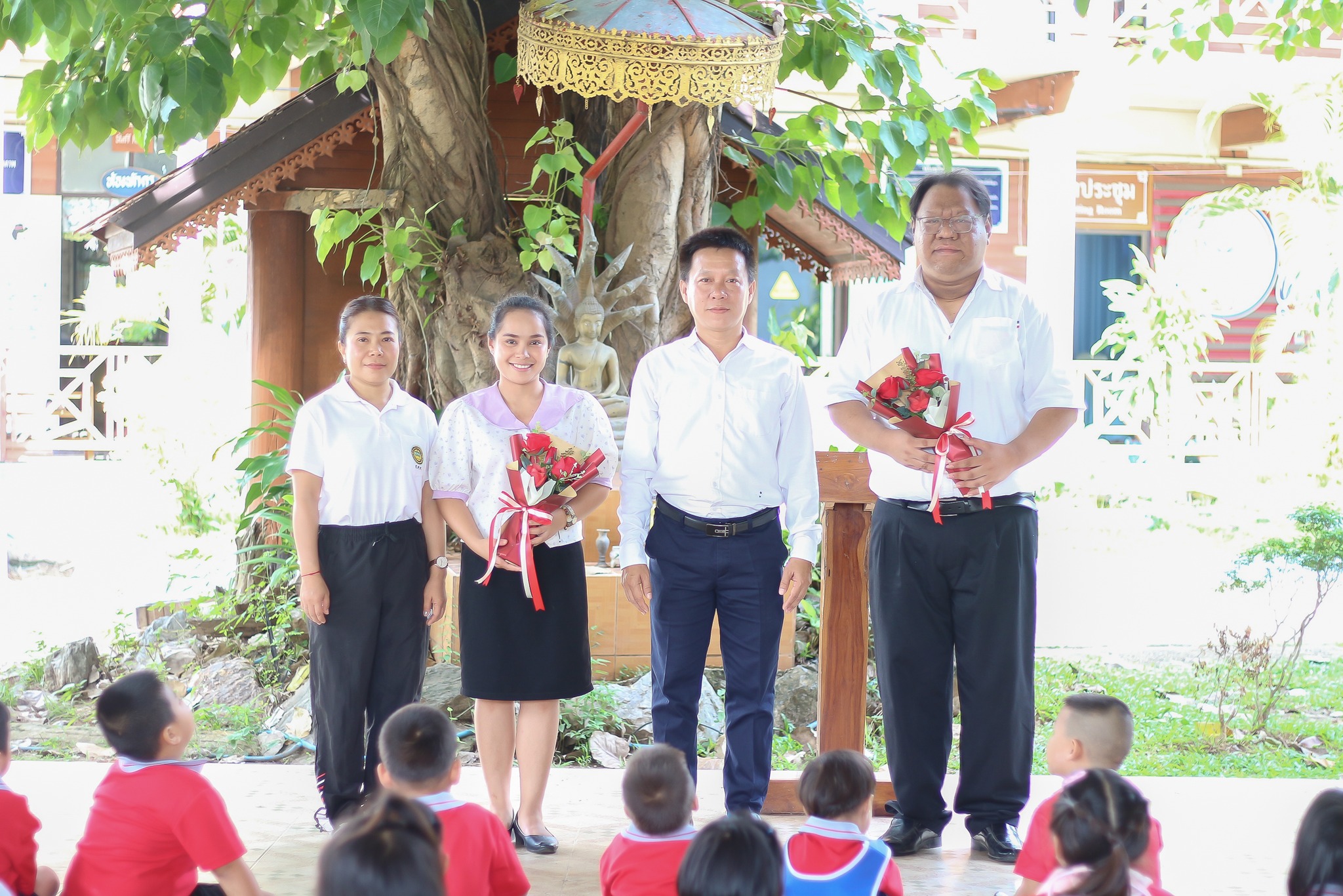 ขอแสดงความยินดีแก่ครูที่ได้รับการเลื่อนวิทยฐานะ